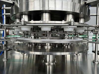Machine de remplissage rotative